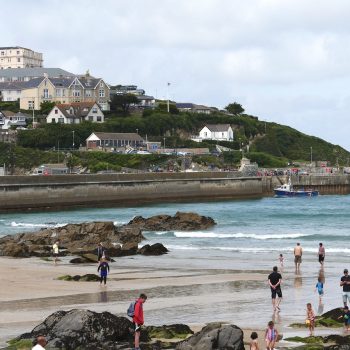 Holiday Packages in Newquay - Local Holidays in Cornwall